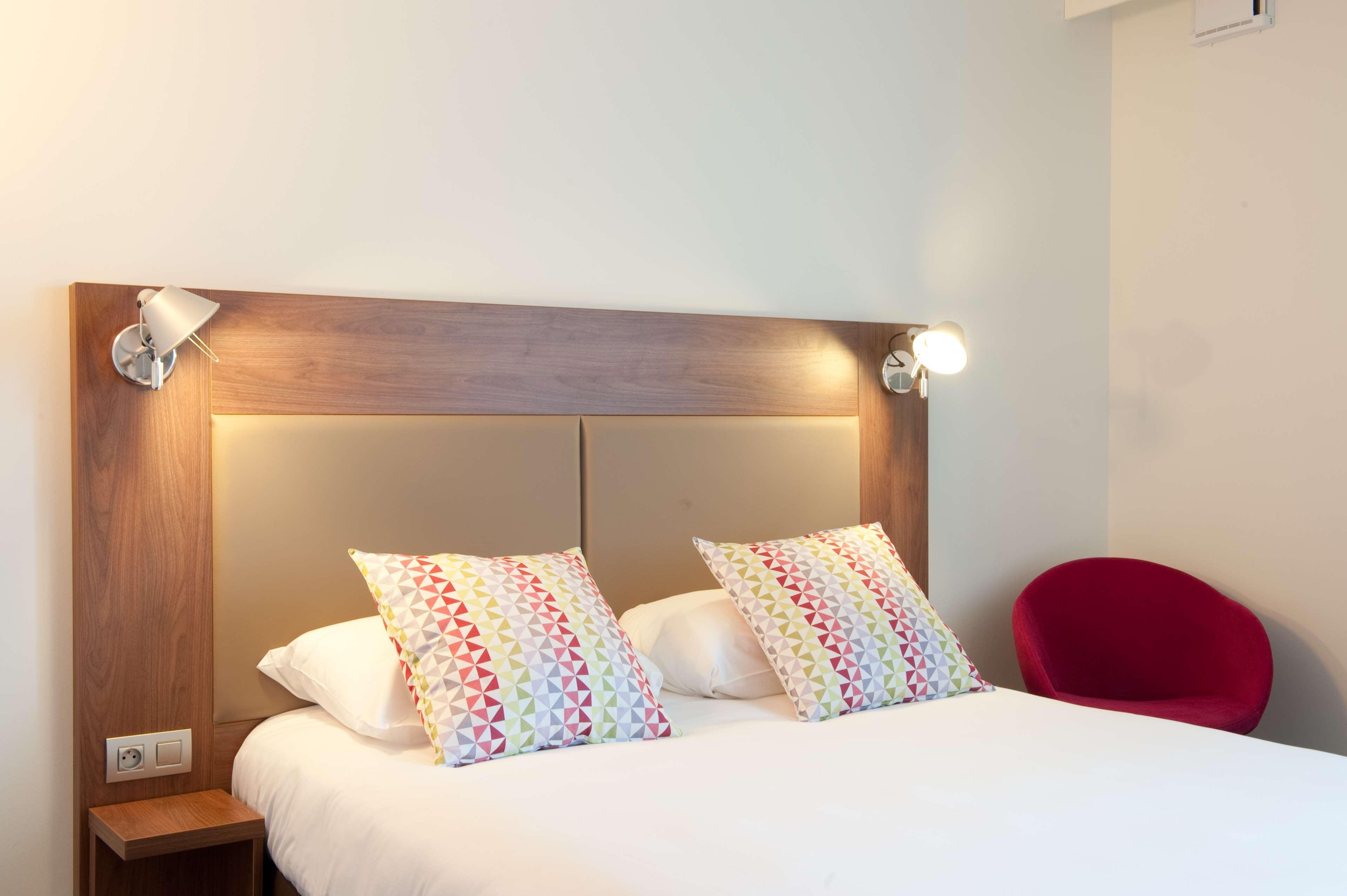 ก็องปานีล ลีเมิฌ ซองทร์ - การ์ Hotel ลิมอจส์ ภายนอก รูปภาพ