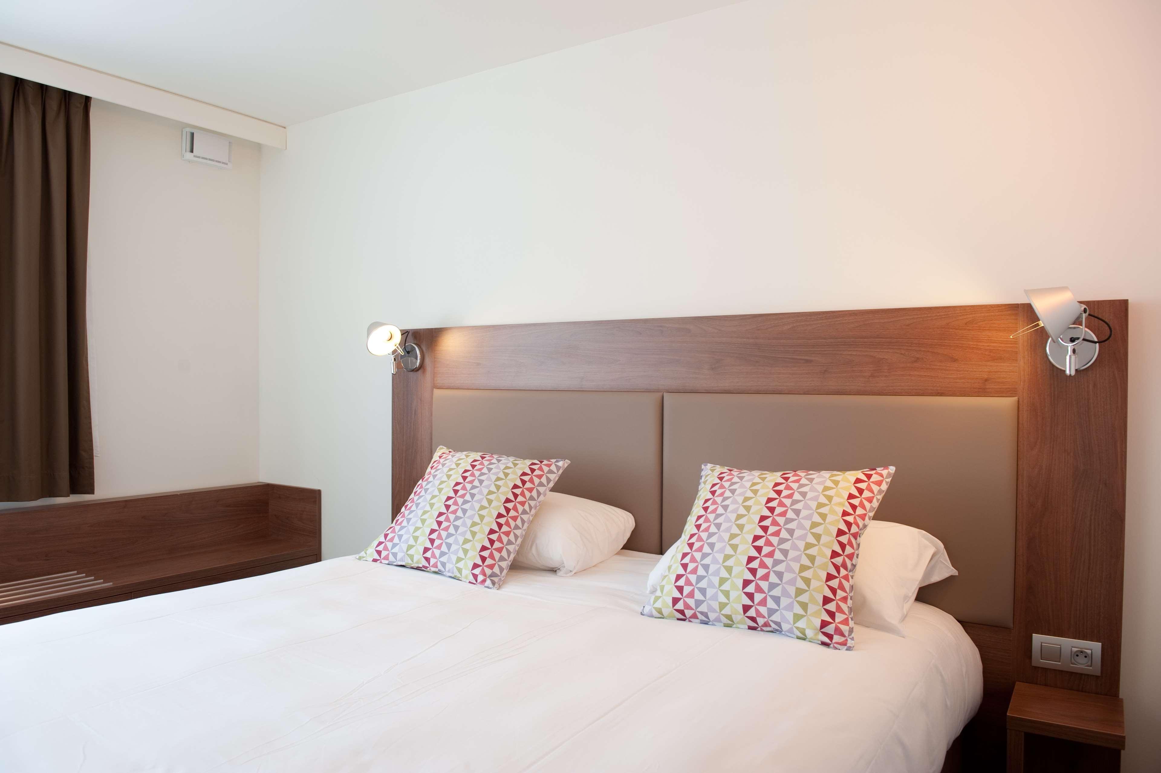 ก็องปานีล ลีเมิฌ ซองทร์ - การ์ Hotel ลิมอจส์ ภายนอก รูปภาพ