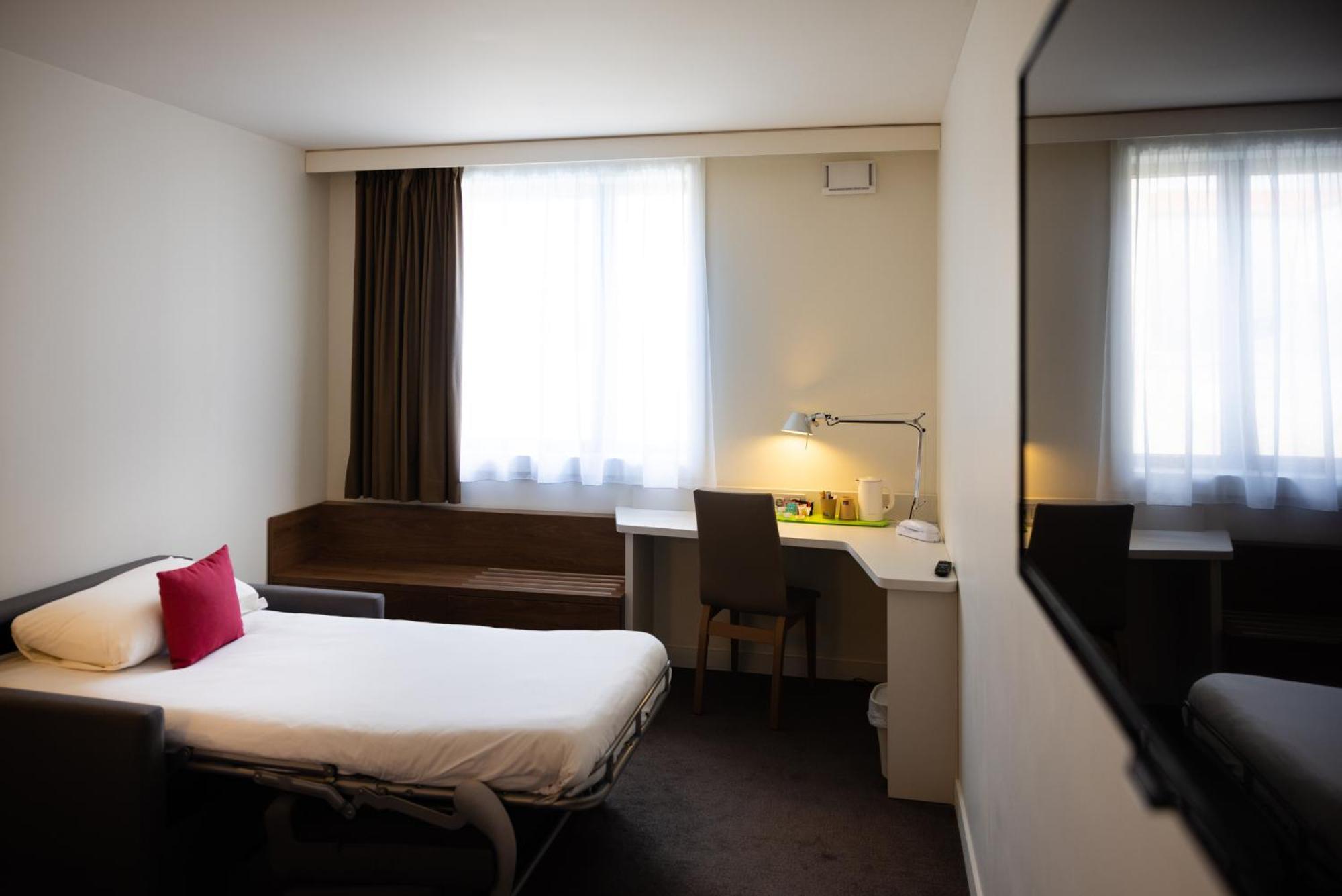 ก็องปานีล ลีเมิฌ ซองทร์ - การ์ Hotel ลิมอจส์ ภายนอก รูปภาพ