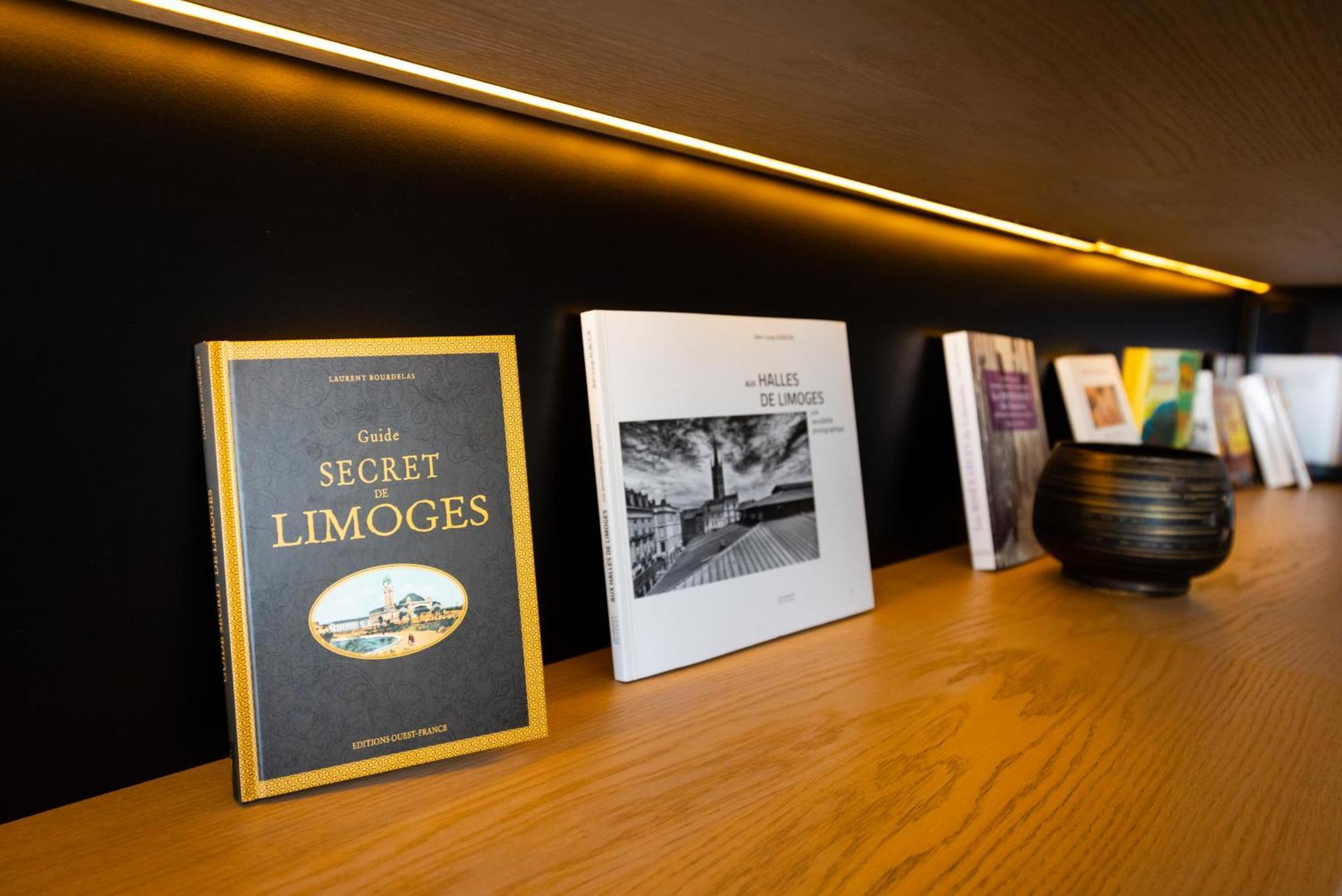 ก็องปานีล ลีเมิฌ ซองทร์ - การ์ Hotel ลิมอจส์ ภายนอก รูปภาพ