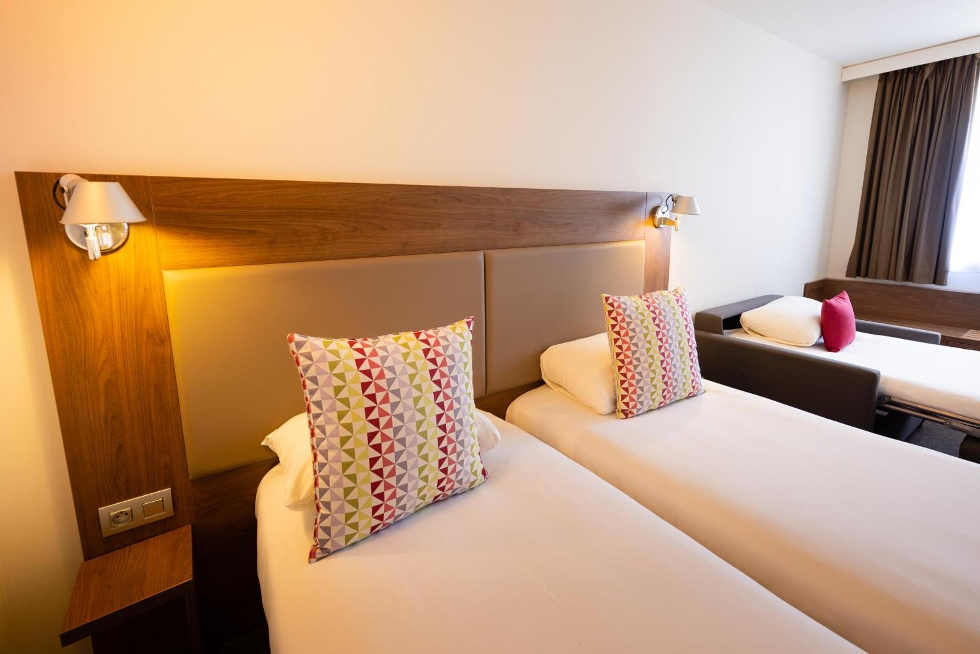 ก็องปานีล ลีเมิฌ ซองทร์ - การ์ Hotel ลิมอจส์ ภายนอก รูปภาพ