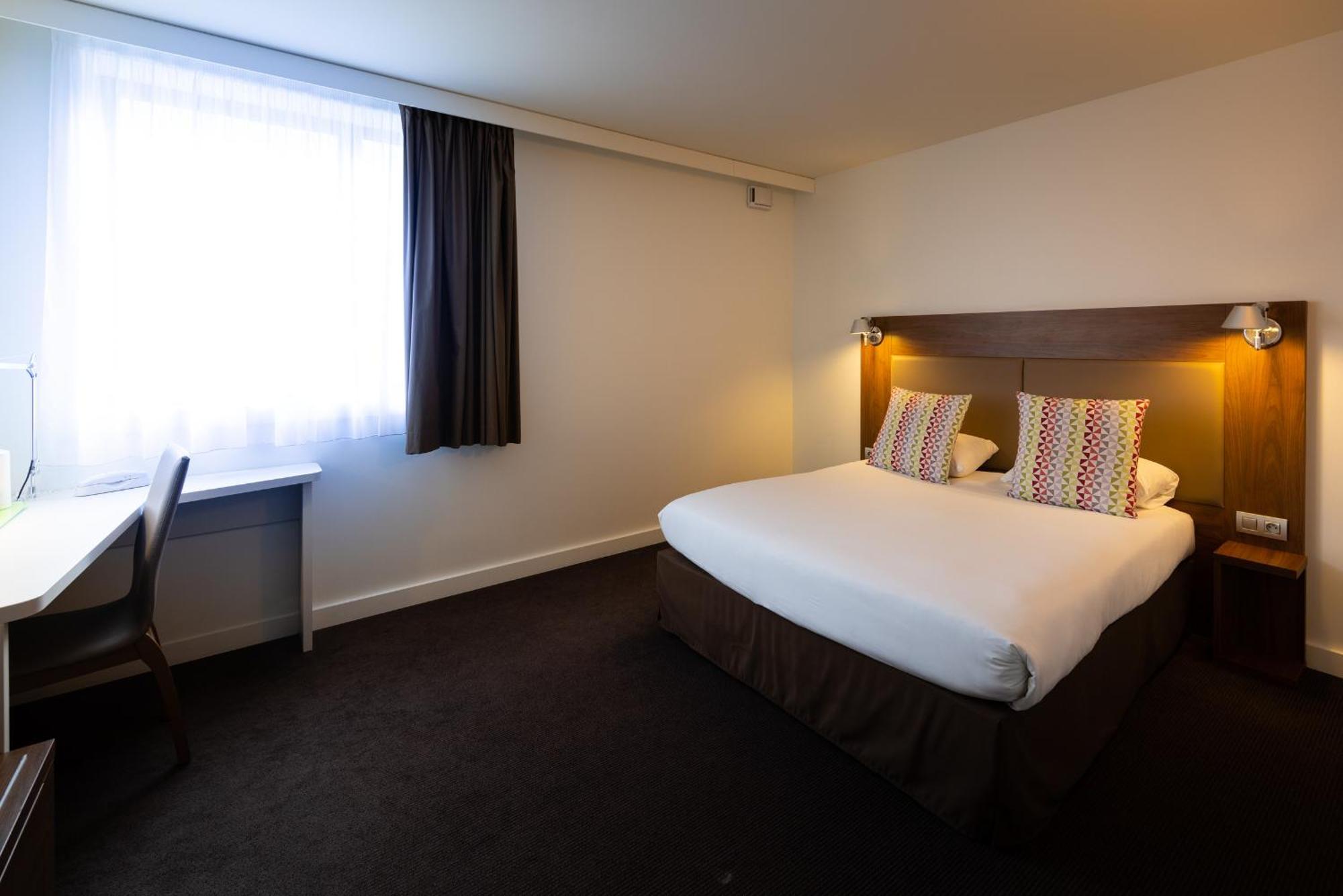 ก็องปานีล ลีเมิฌ ซองทร์ - การ์ Hotel ลิมอจส์ ภายนอก รูปภาพ