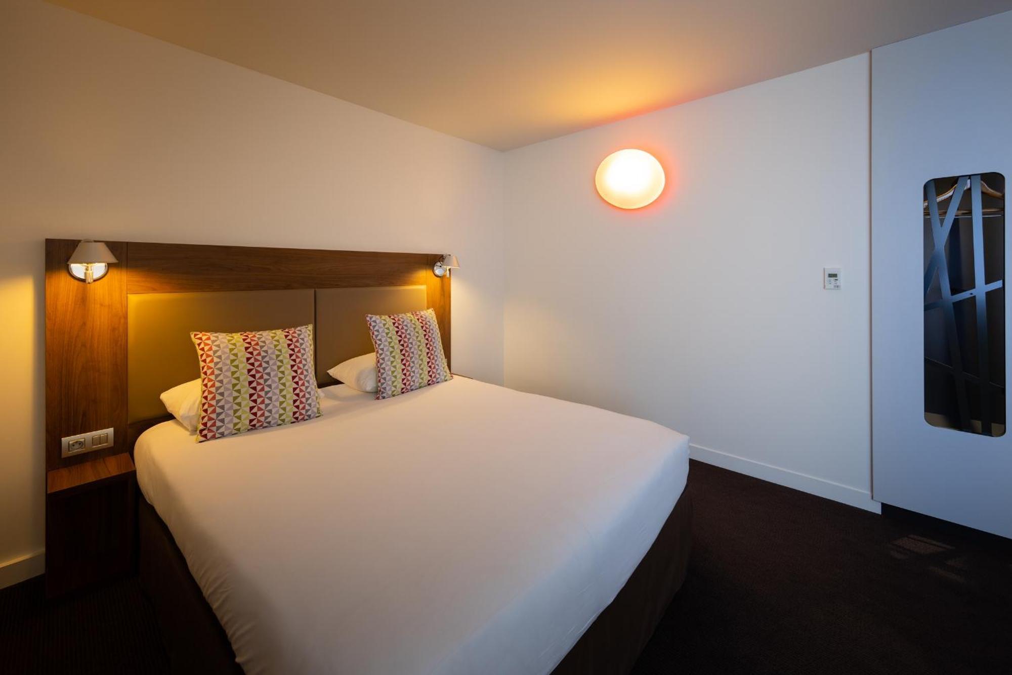 ก็องปานีล ลีเมิฌ ซองทร์ - การ์ Hotel ลิมอจส์ ภายนอก รูปภาพ