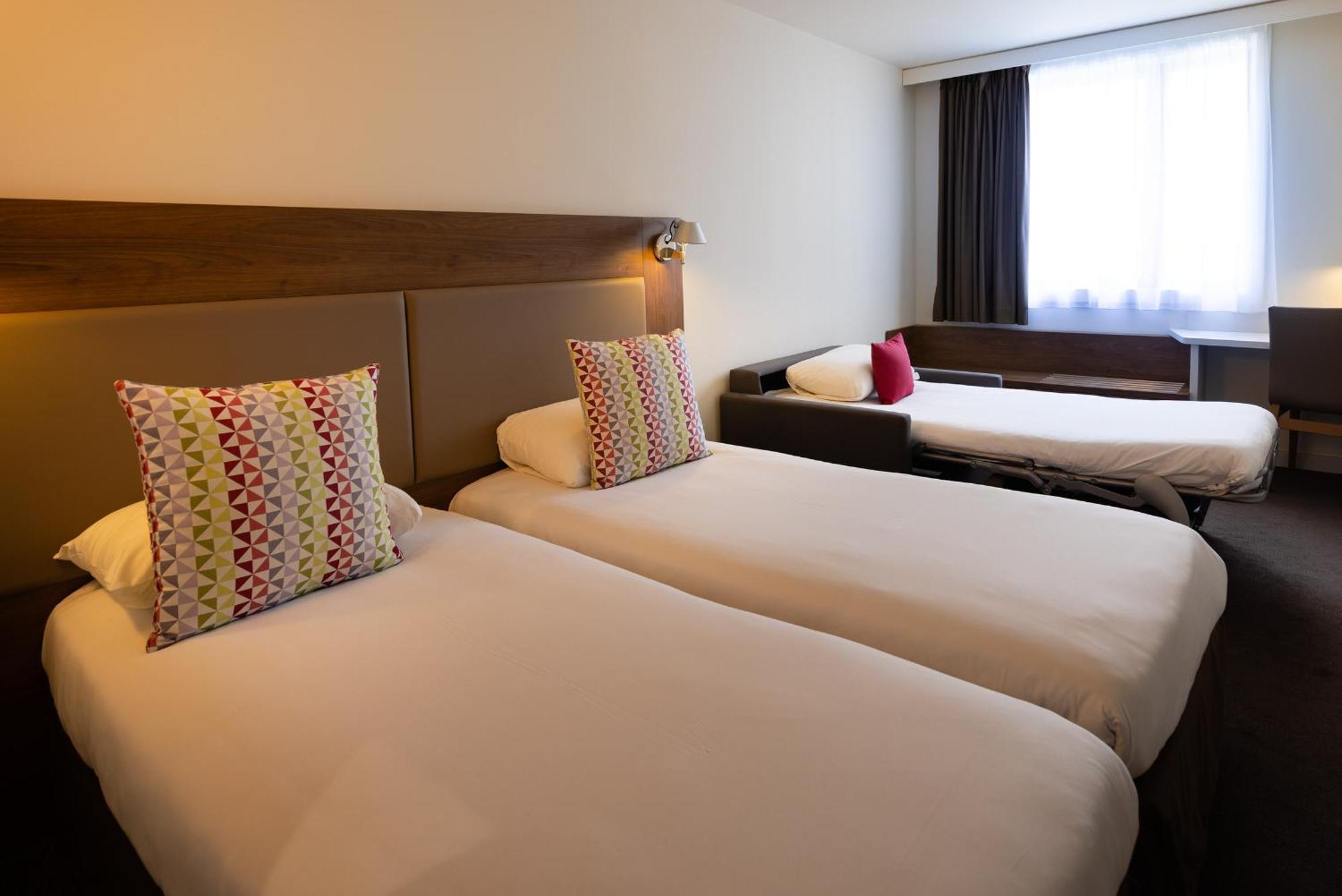 ก็องปานีล ลีเมิฌ ซองทร์ - การ์ Hotel ลิมอจส์ ภายนอก รูปภาพ