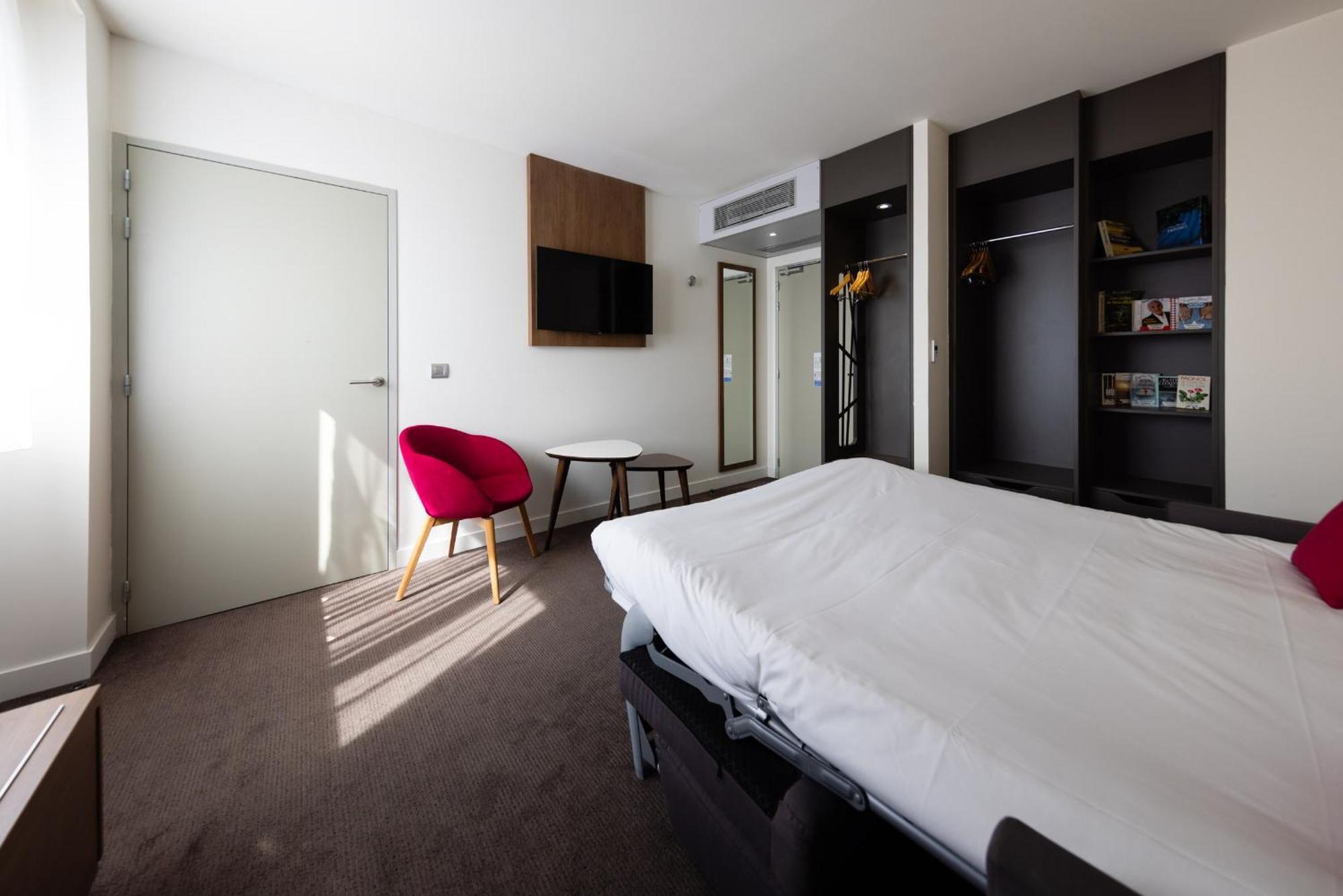 ก็องปานีล ลีเมิฌ ซองทร์ - การ์ Hotel ลิมอจส์ ภายนอก รูปภาพ