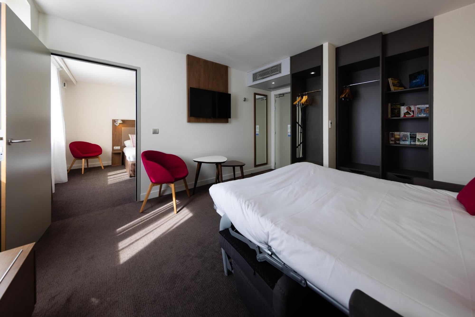 ก็องปานีล ลีเมิฌ ซองทร์ - การ์ Hotel ลิมอจส์ ภายนอก รูปภาพ